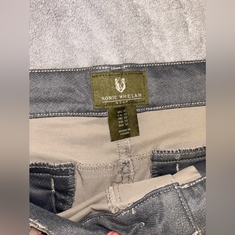 Rorie Whelan Golf Shorts. Size 32 - Picture 2 of 3
